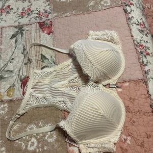 Victorias Secret Elegant Cream Lace Bra